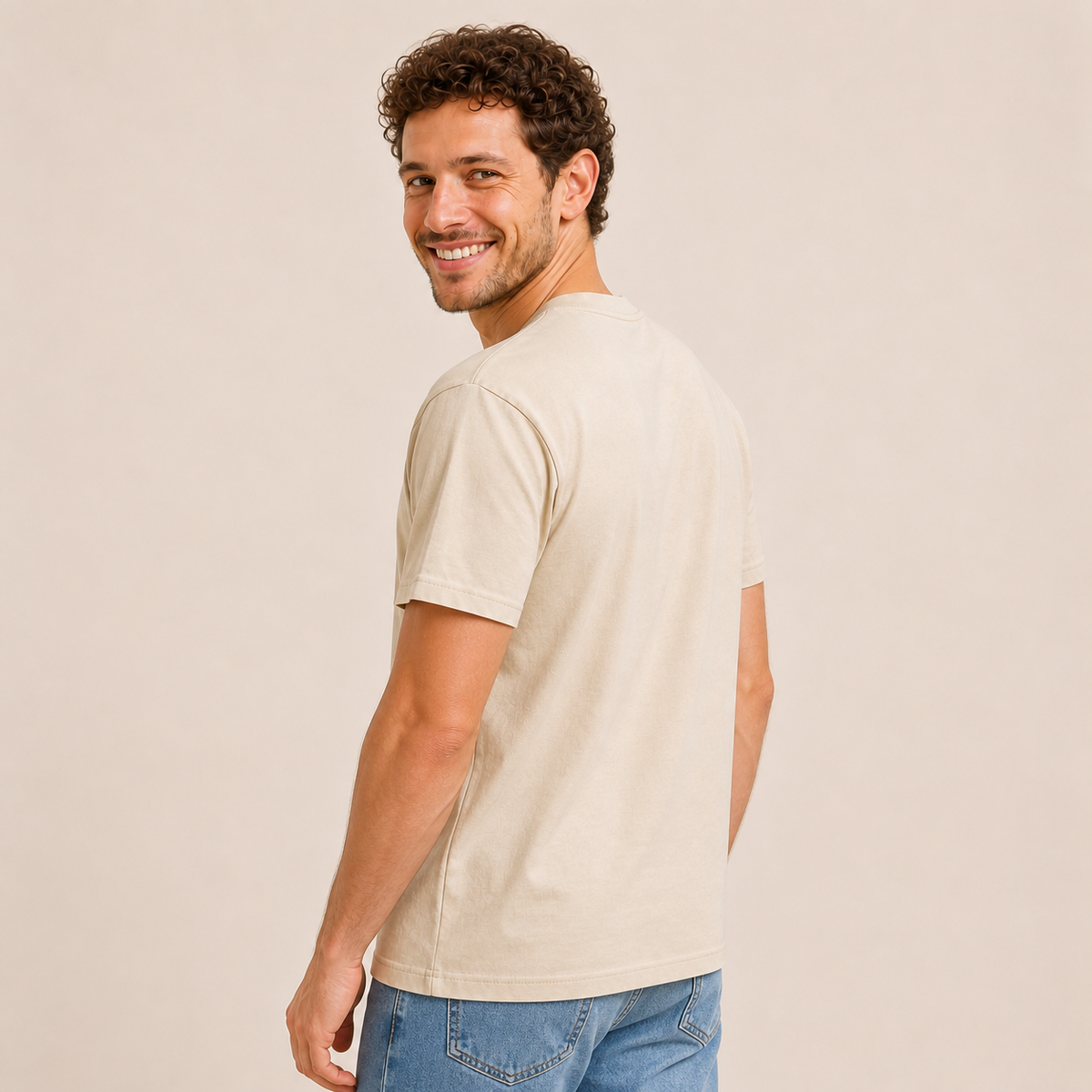 Bottom Ciabatta shirt worn by approved Foodwear actor, rear three-quarter view